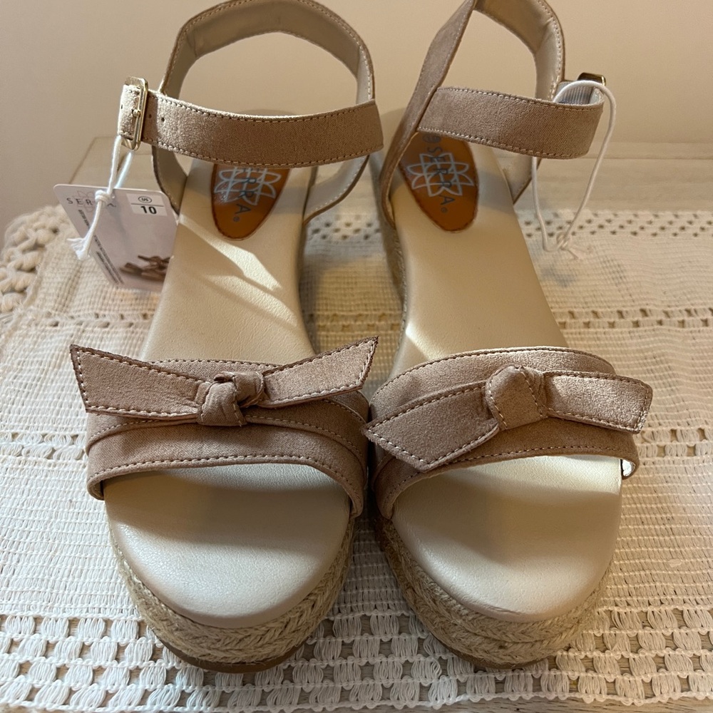 Serra Tan Bow Espadrille Wedges NWT size 10